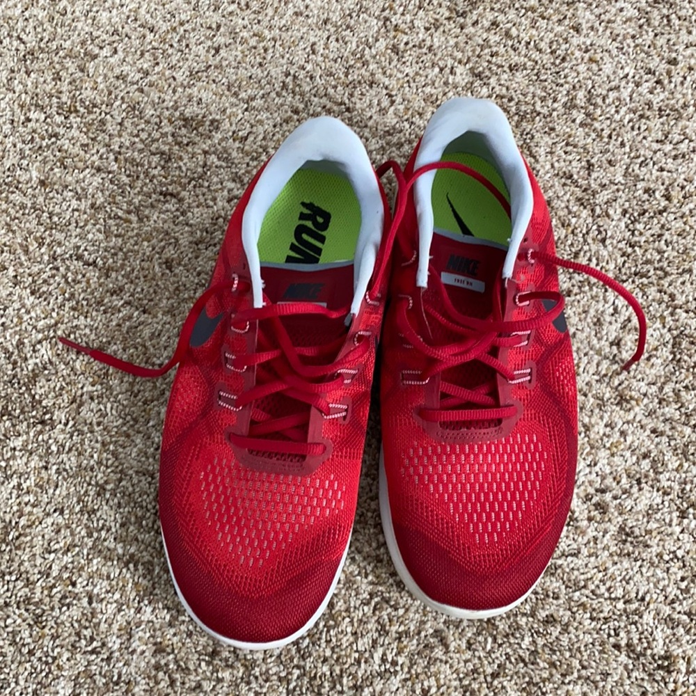 Women’s Nike shoes size 10